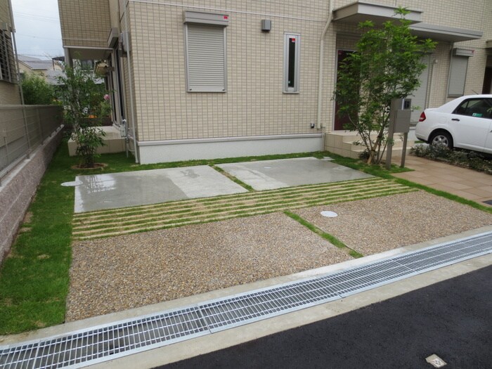 物件外観写真3　(駐車場)