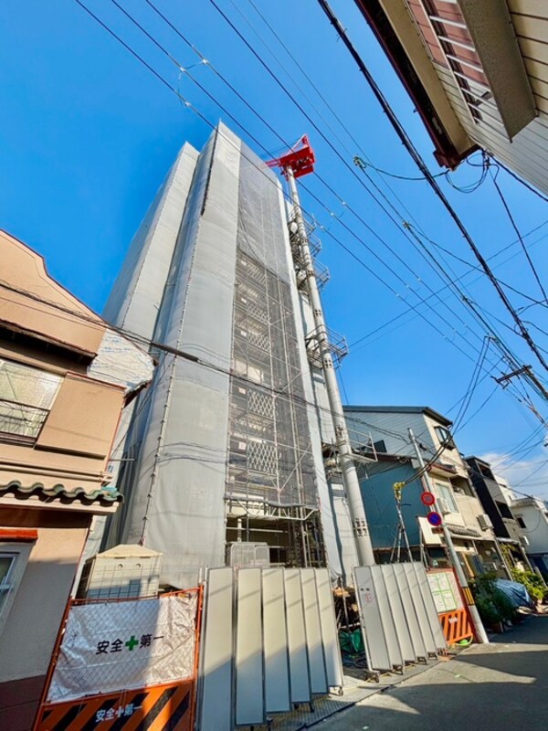 建築中