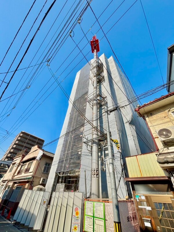 建築中