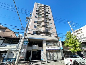 ウエストプラザ三越外観写真