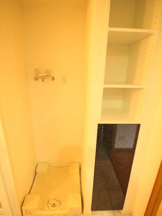 物件内観写真17　(洗濯機置場)