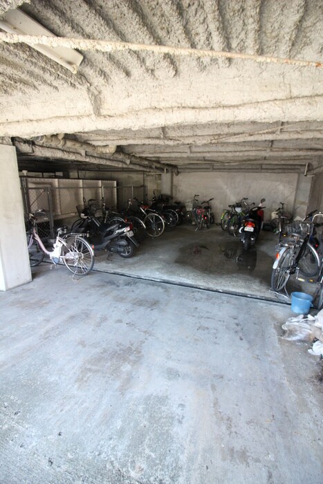物件外観写真6　(駐輪場)