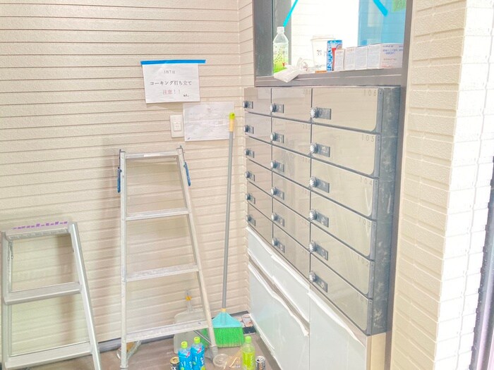 物件外観写真3　(エントランス部分)