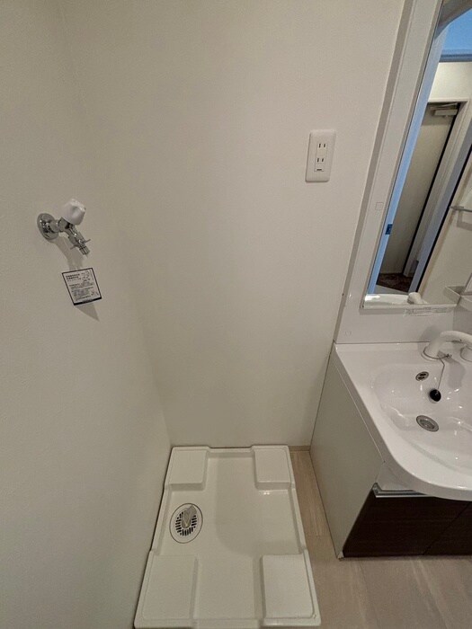 物件内観写真12　(洗濯機置場)