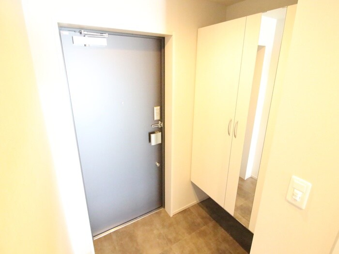 物件内観写真15　(玄関)
