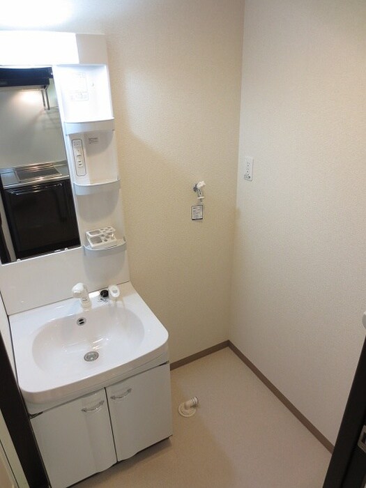 物件内観写真16　(洗濯機置場)