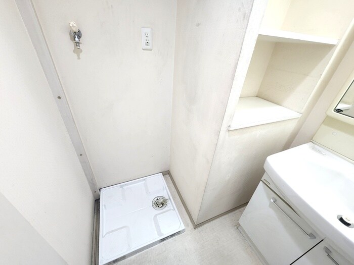 物件内観写真12　(洗濯機置場)