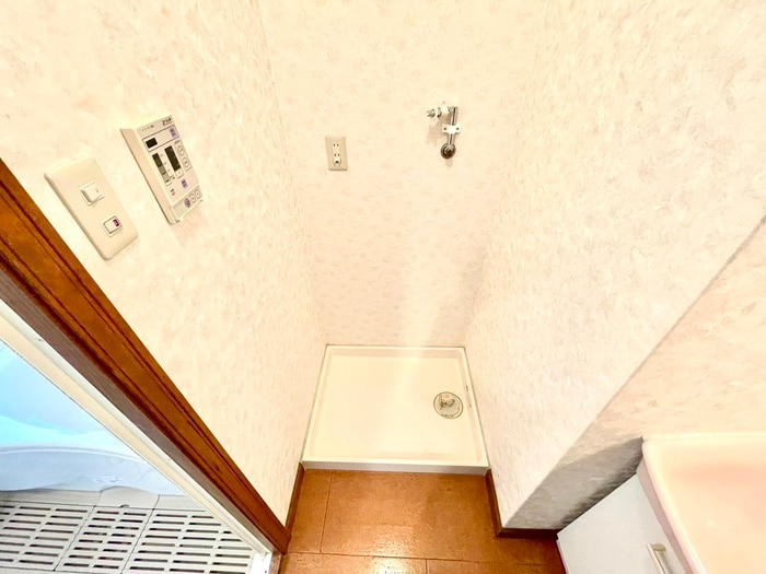 物件内観写真13　(洗濯機置場)