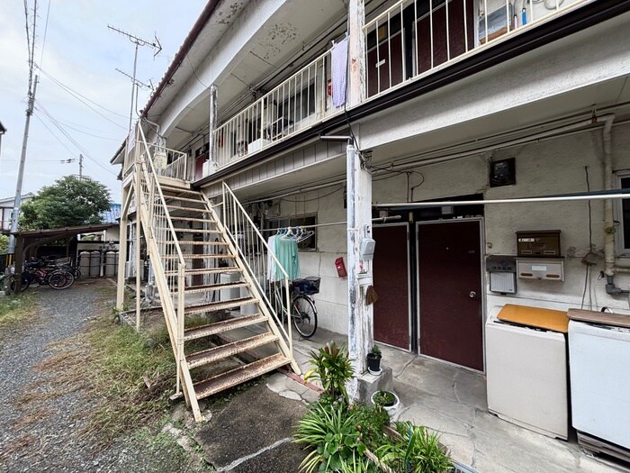 物件外観写真5　(エントランス部分)