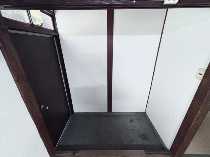 物件内観写真15　(玄関)