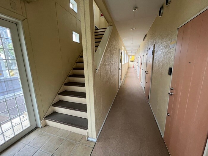 物件外観写真5　(エントランス部分)