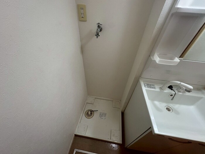 物件内観写真18　(洗濯機置場)