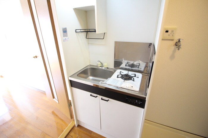 ロイヤルコ－ト神戸岡本のキッチン