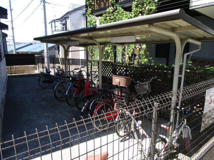 物件外観写真5　(駐輪場)