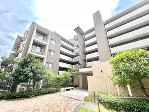 ｸﾞﾗﾝﾌｧｰｽﾄ千里桃山台２号棟(205)外観写真
