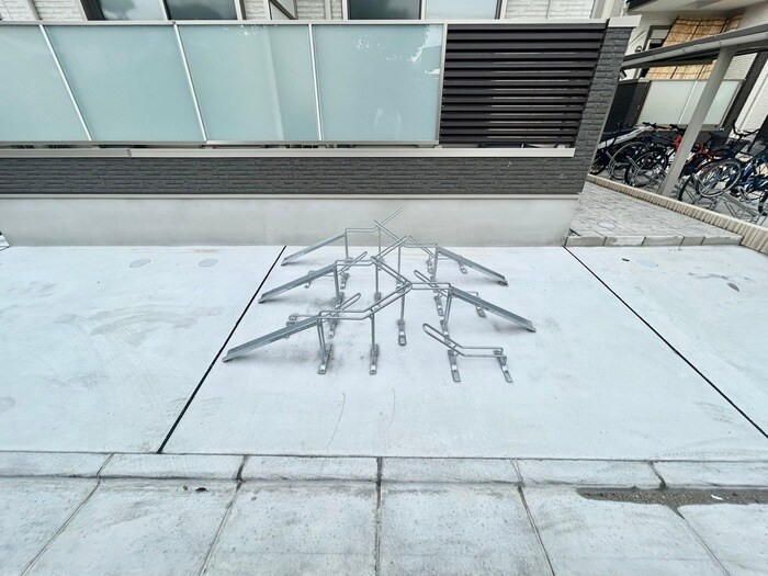 物件外観写真4　(駐輪場)