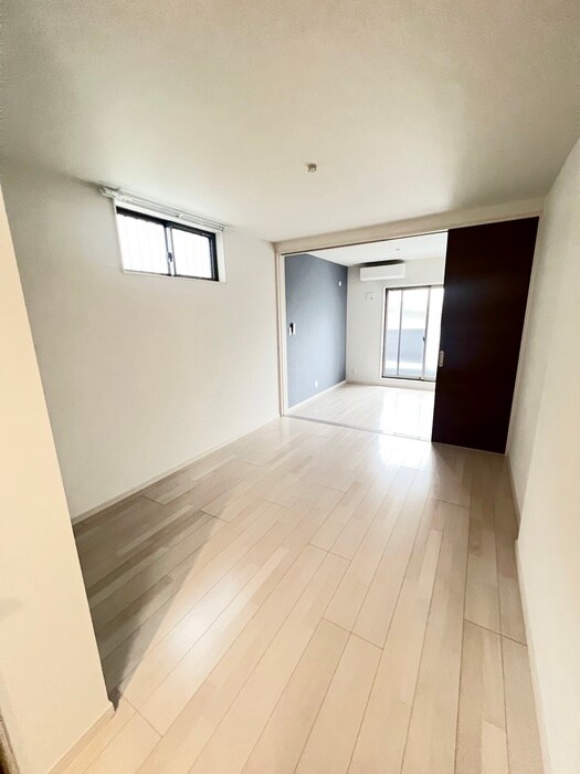 物件内観写真15　(居室)