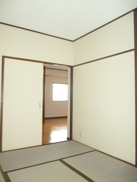 物件内観写真11　(居室)