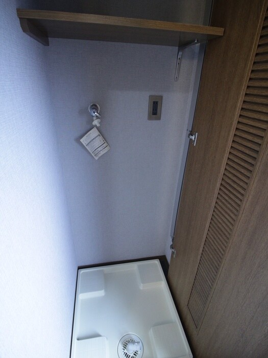 物件内観写真12　(洗濯機置場)