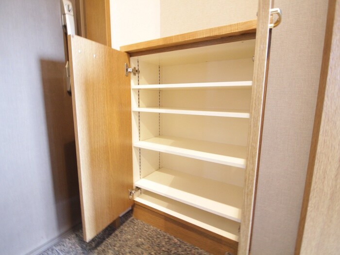 物件内観写真14　(靴箱)