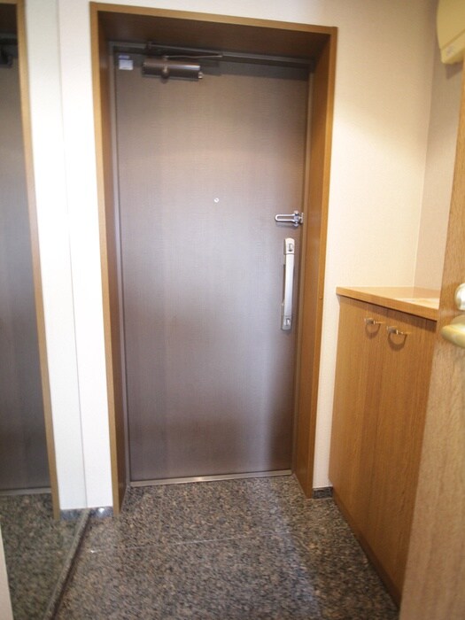 物件内観写真15　(玄関)