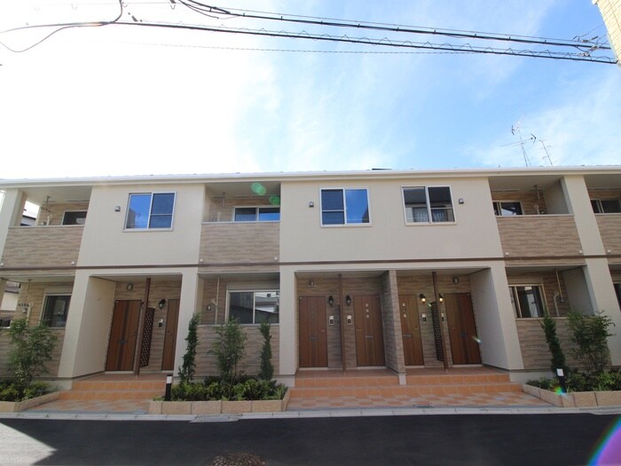 物件外観写真2　(エントランス部分)