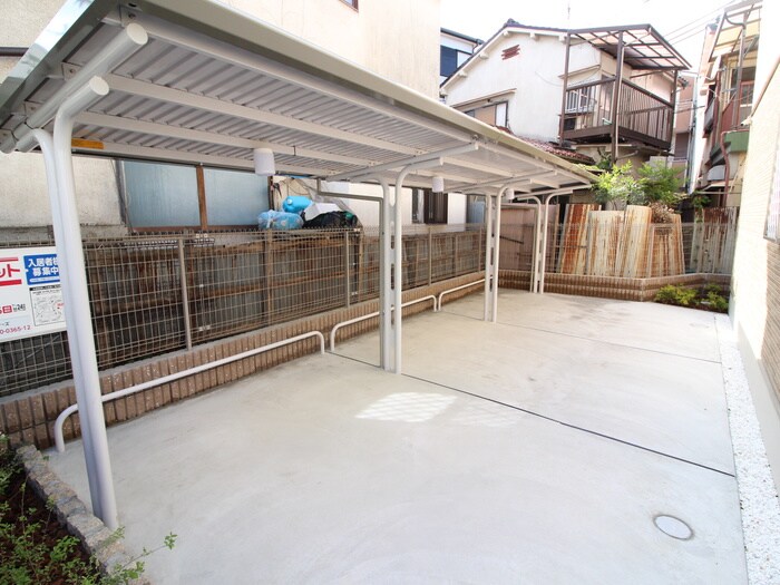 物件外観写真3　(駐輪場)