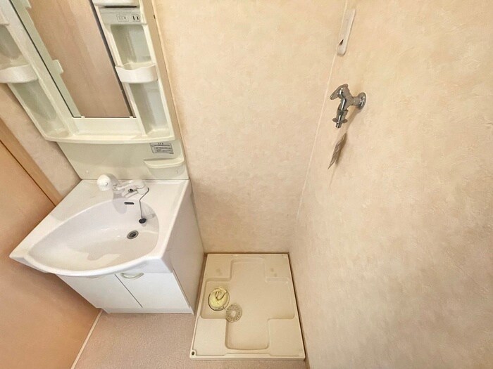 物件内観写真10　(洗濯機置場)