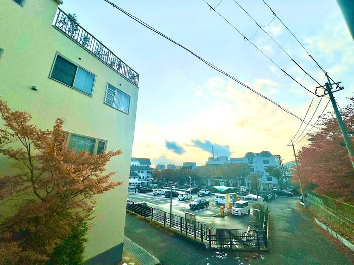 物件内観写真18　(室内からの展望)