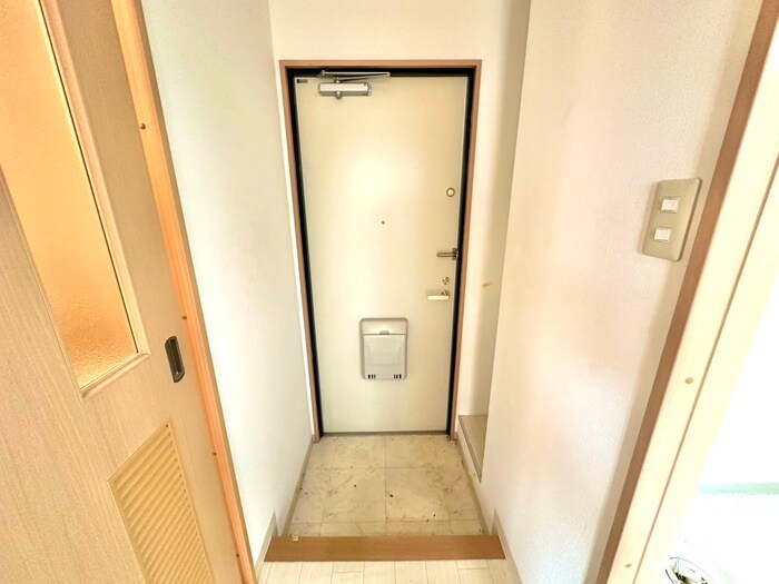 物件内観写真19　(玄関)