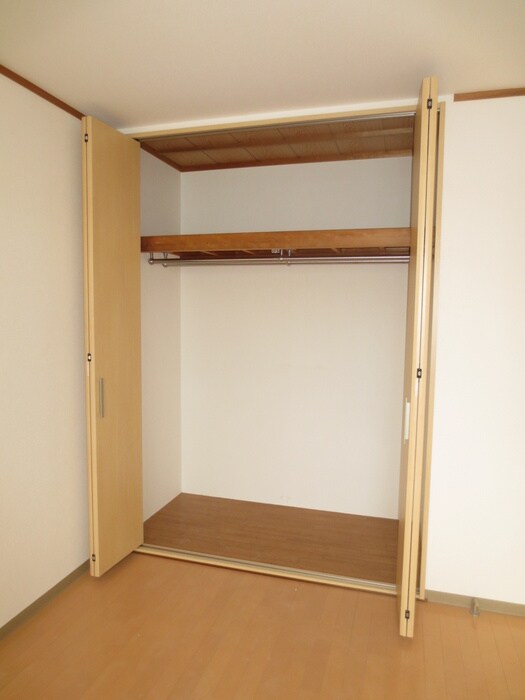 物件内観写真12　(収納)