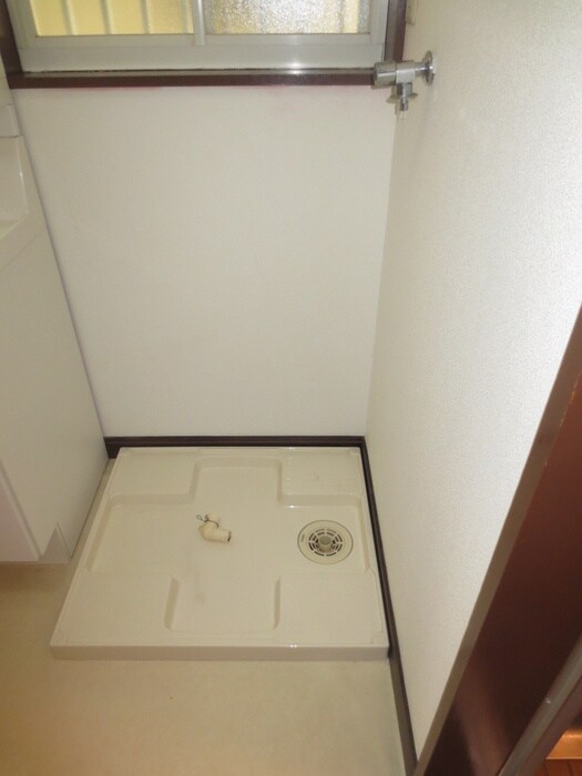 物件内観写真15　(洗濯機置場)