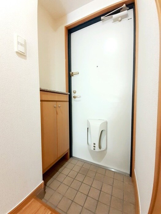 物件内観写真14　(玄関)