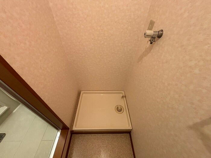 物件内観写真10　(洗濯機置場)