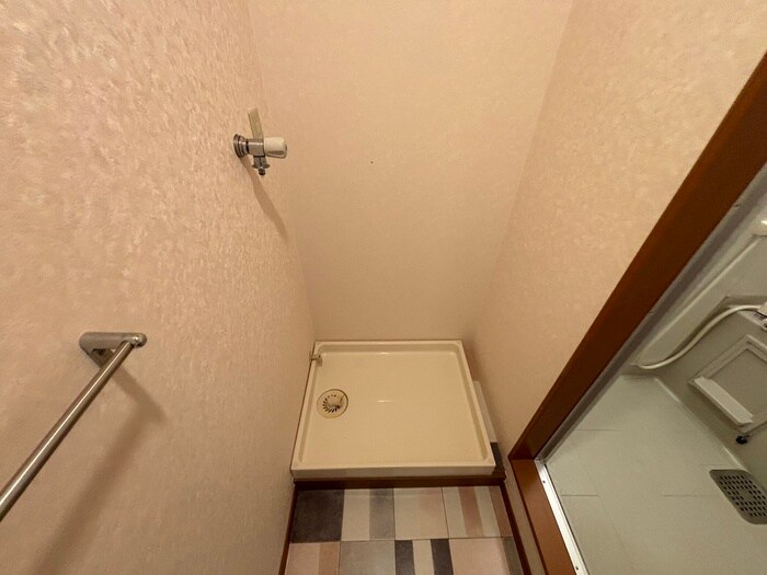 物件内観写真11　(洗濯機置場)