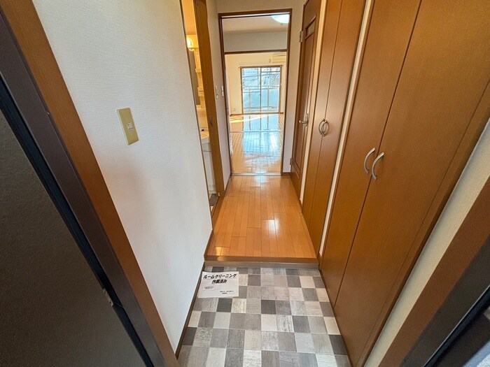 物件内観写真18　(玄関)