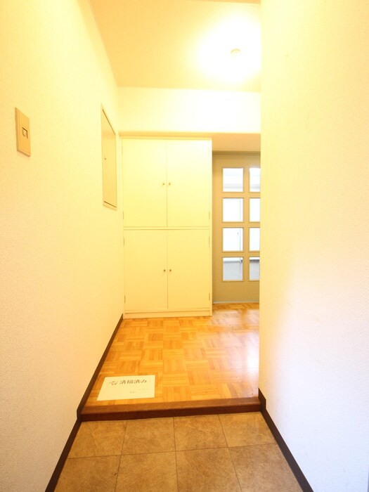 物件内観写真17　(玄関)