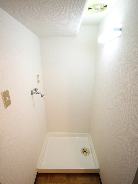 物件内観写真19　(洗濯機置場)