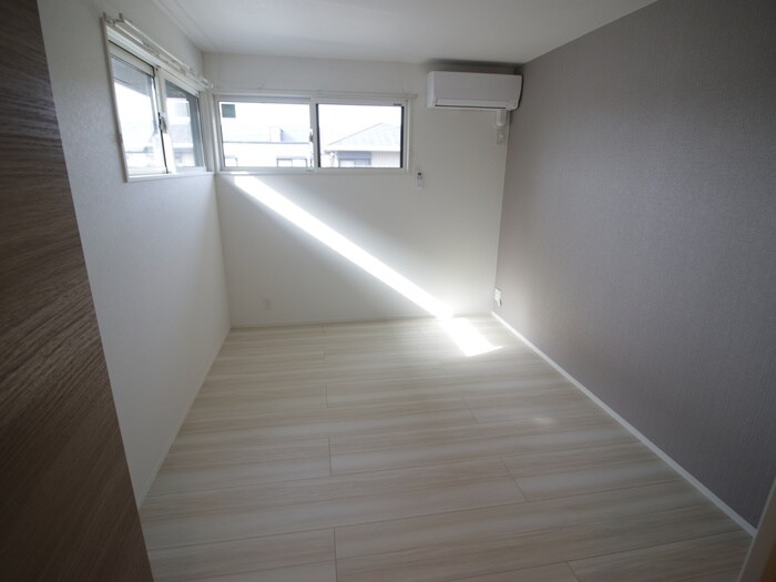 物件内観写真9　(居室)