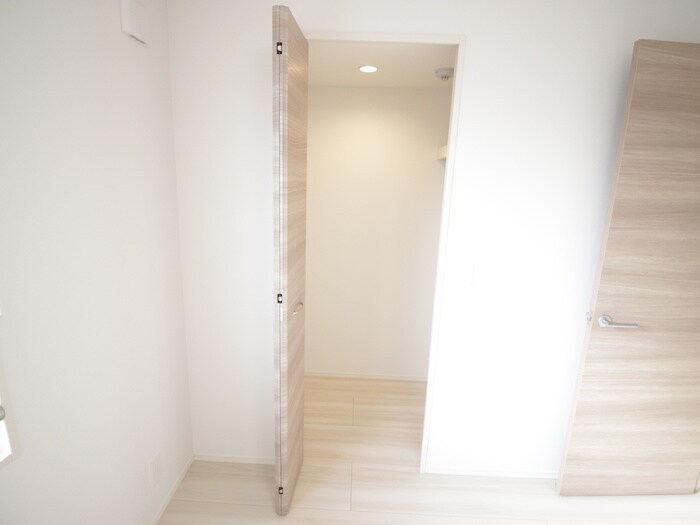 物件内観写真15　(収納)