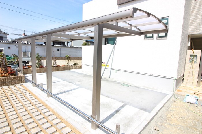 物件外観写真6　(駐車場)