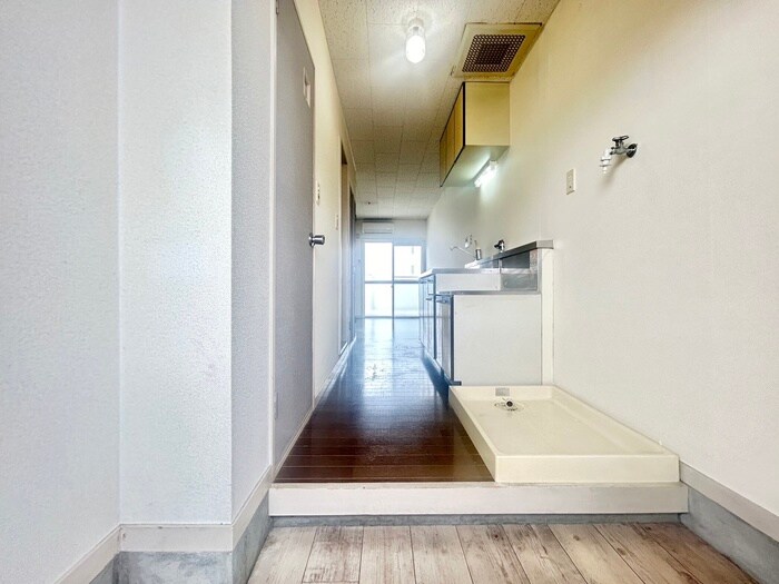 物件内観写真9　(廊下)