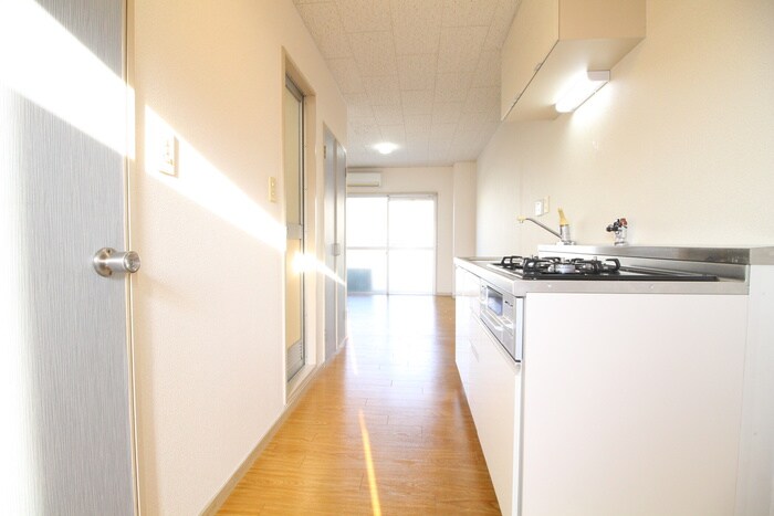 物件内観写真9　(廊下)