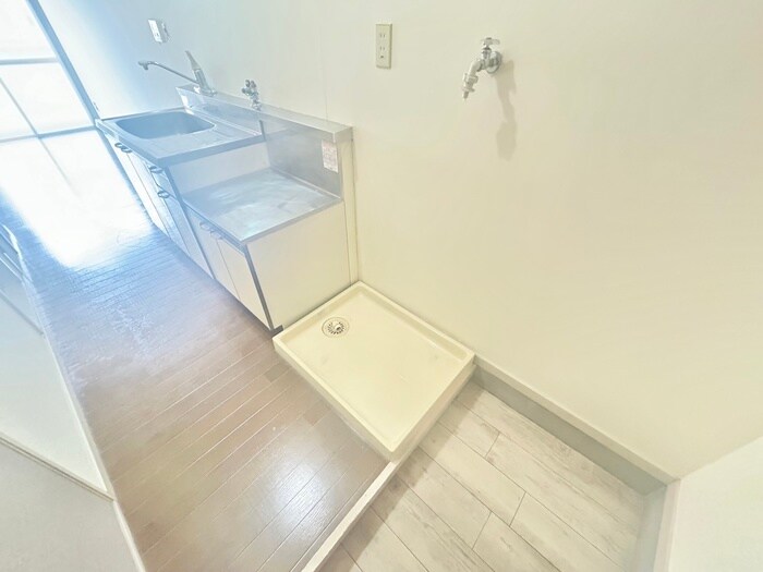 物件内観写真14　(洗濯機置場)