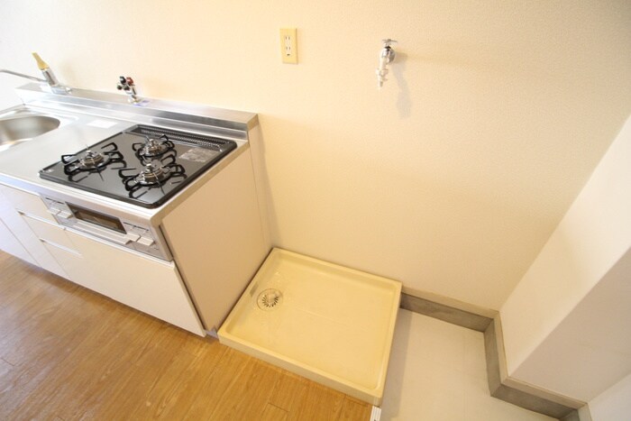 物件内観写真14　(洗濯機置場)