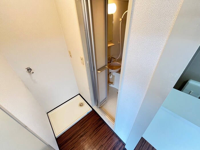 物件内観写真11　(洗濯機置場)