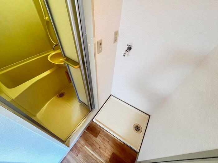 物件内観写真14　(洗濯機置場)