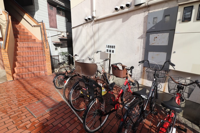 物件外観写真3　(駐輪場)