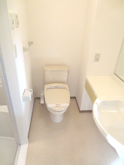 物件内観写真9　(トイレ)