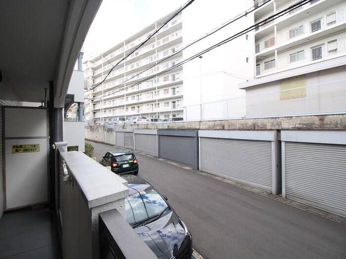 物件内観写真16　(室内からの展望)